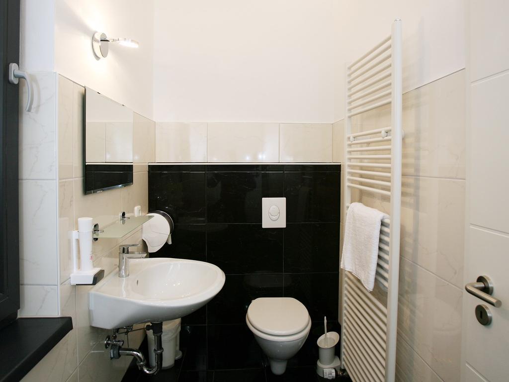 Gastehaus-Offenbach Guest House Exterior photo