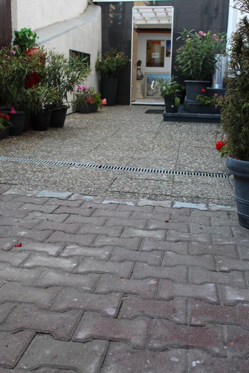 Gastehaus-Offenbach Guest House Exterior photo
