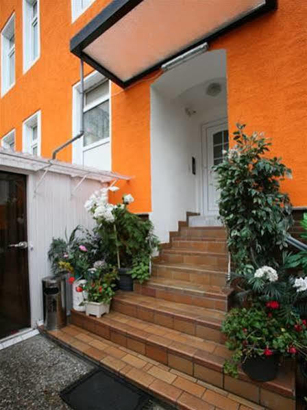 Gastehaus-Offenbach Guest House Exterior photo
